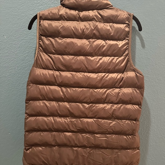 Warm 32 Degree Vest - Picture 2 of 3